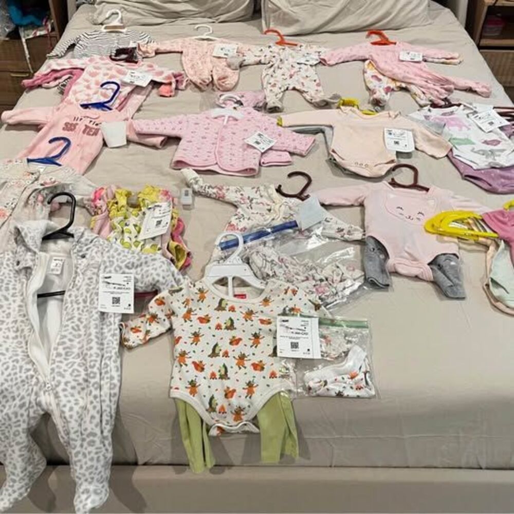 50 pc Baby Girl Clothes Bundle lot Newborn to 3m (Carter's, Cloud Island,Babyhug